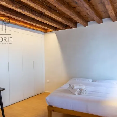 Vittoria Fogazzaro Apartment *