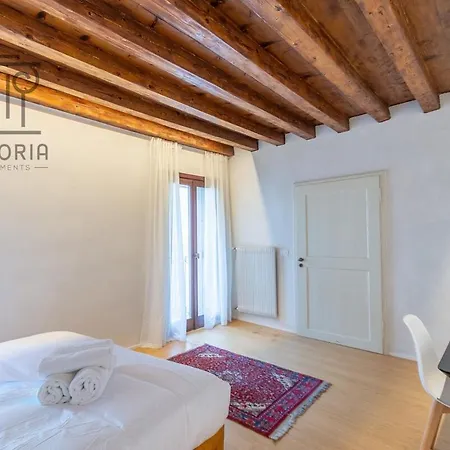 Vittoria Fogazzaro * Vicenza