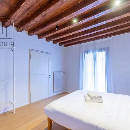 Vittoria Fogazzaro Apartment